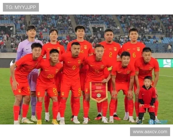 国足世预赛迎关键战新帅首秀引发球迷期待媒体关注阵容调整与年轻球员表现